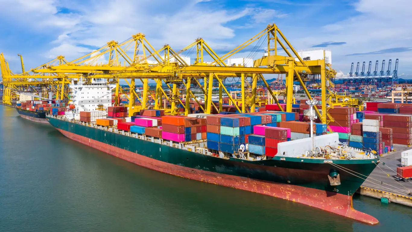 container ship global business freight import expo 4qdcle8.jpg